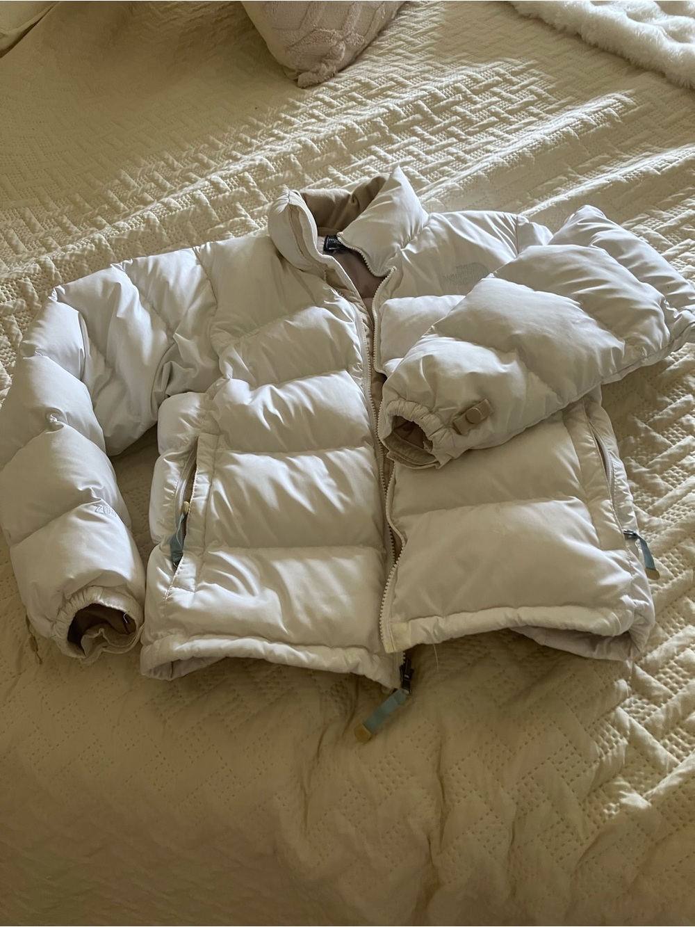 The North Face Womens Nuptse Jacket - Picture 2 of 8